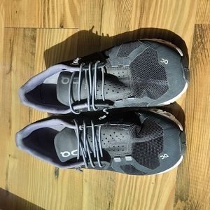 On cloud shoes women's size 7